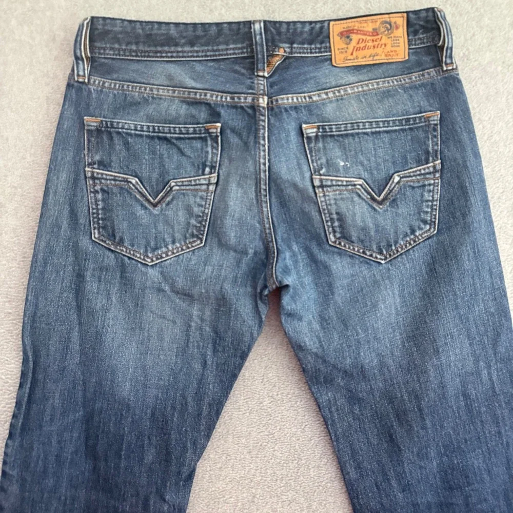 Diesel Larkee Mens 31x32 Regular Straight Jeans Dark Wash Blue Denim 0823G